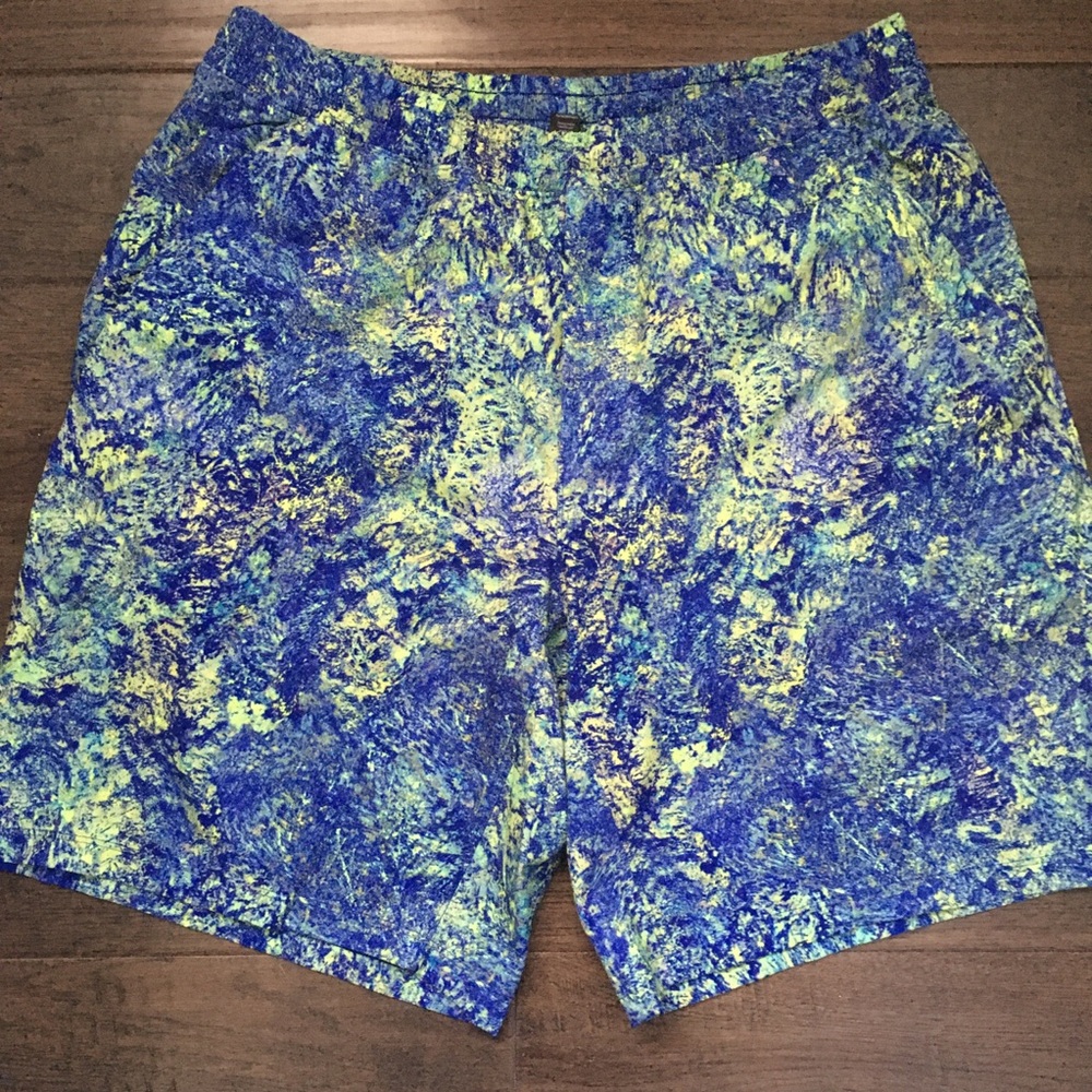 Lululemon 2019 Seawheeze Mens Pace Breaker 9” lined shorts - Collector’s item